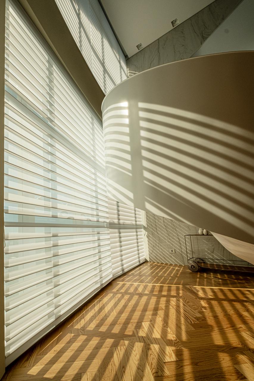 Cortinas e persianas sob medida na Luize Home em Cascavel