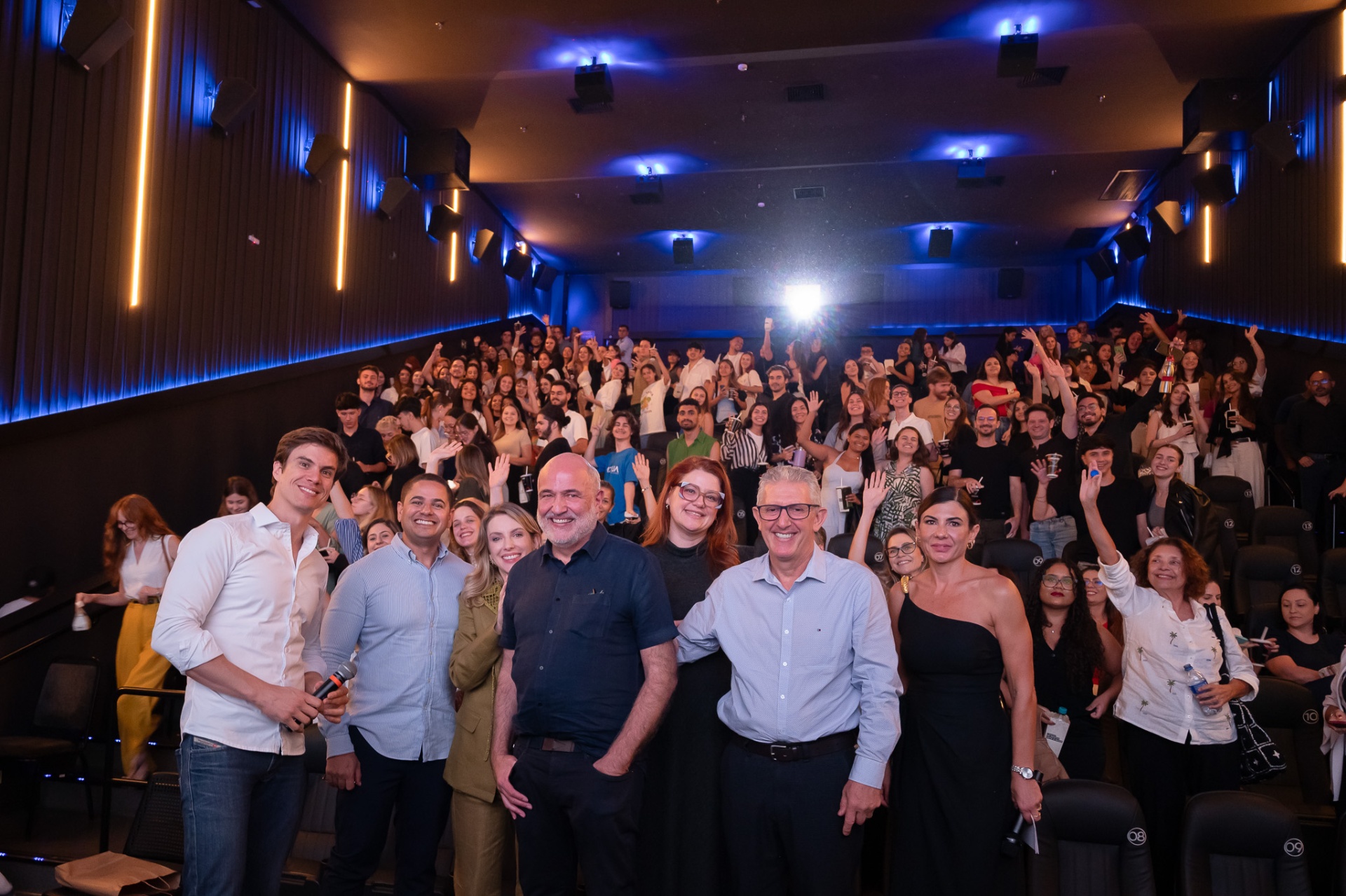 Auditório lotado durante programação da 1ª Mostra de Design