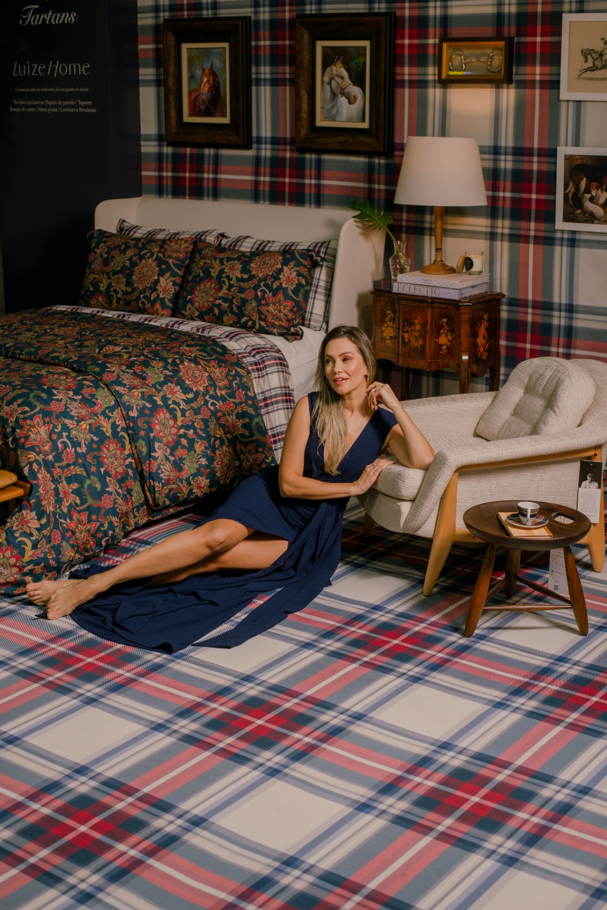 Ambiente Tartans com cama, tapete xadrez e papel de parede escocês